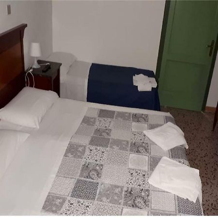 Hotel Stella Follonica Buitenkant foto