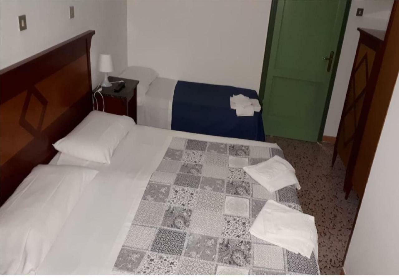 Hotel Stella Follonica Buitenkant foto
