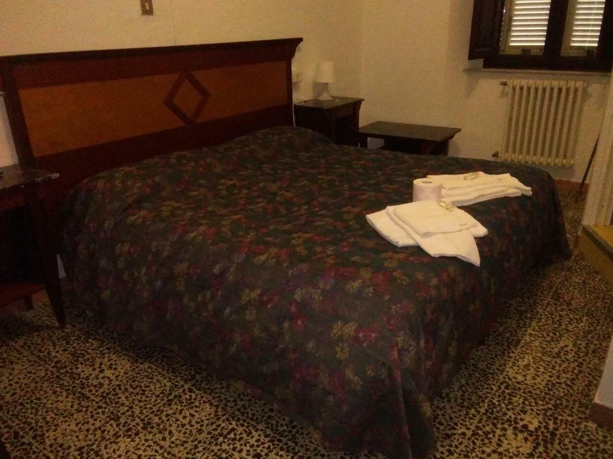 Hotel Stella Follonica Buitenkant foto