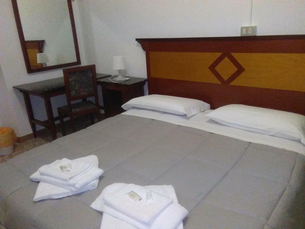 Hotel Stella Follonica Buitenkant foto