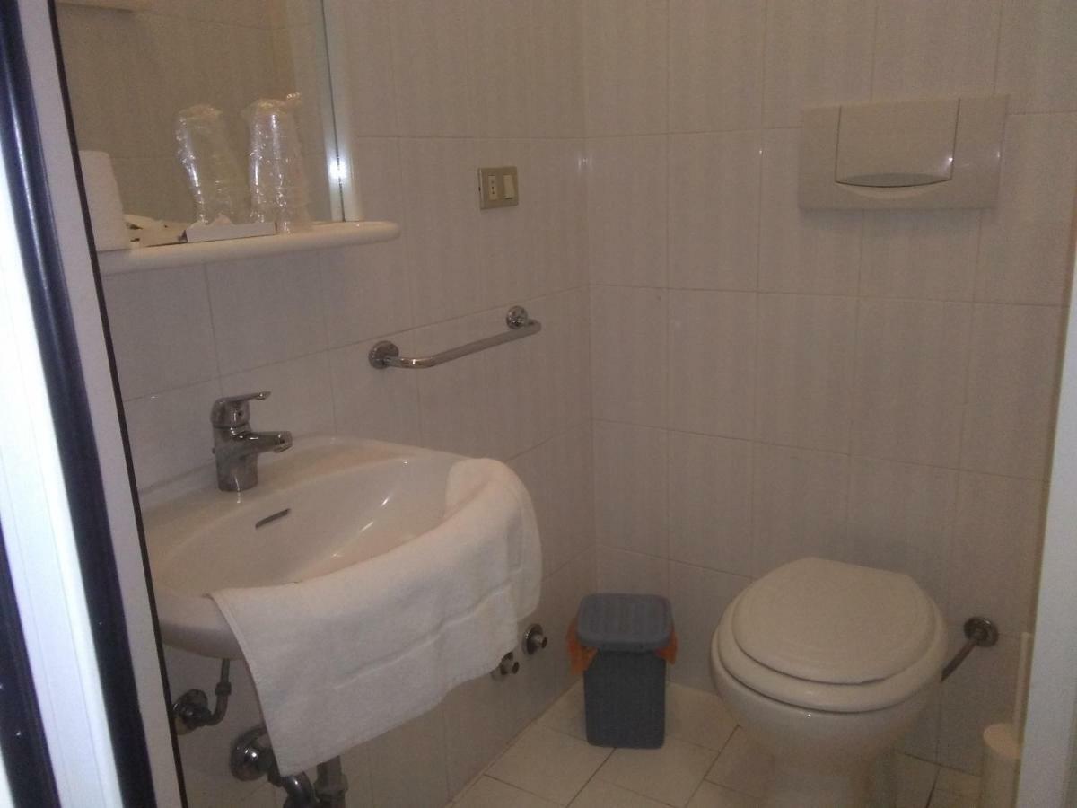 Hotel Stella Follonica Buitenkant foto