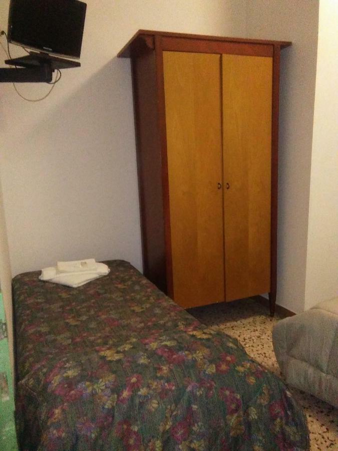 Hotel Stella Follonica Buitenkant foto