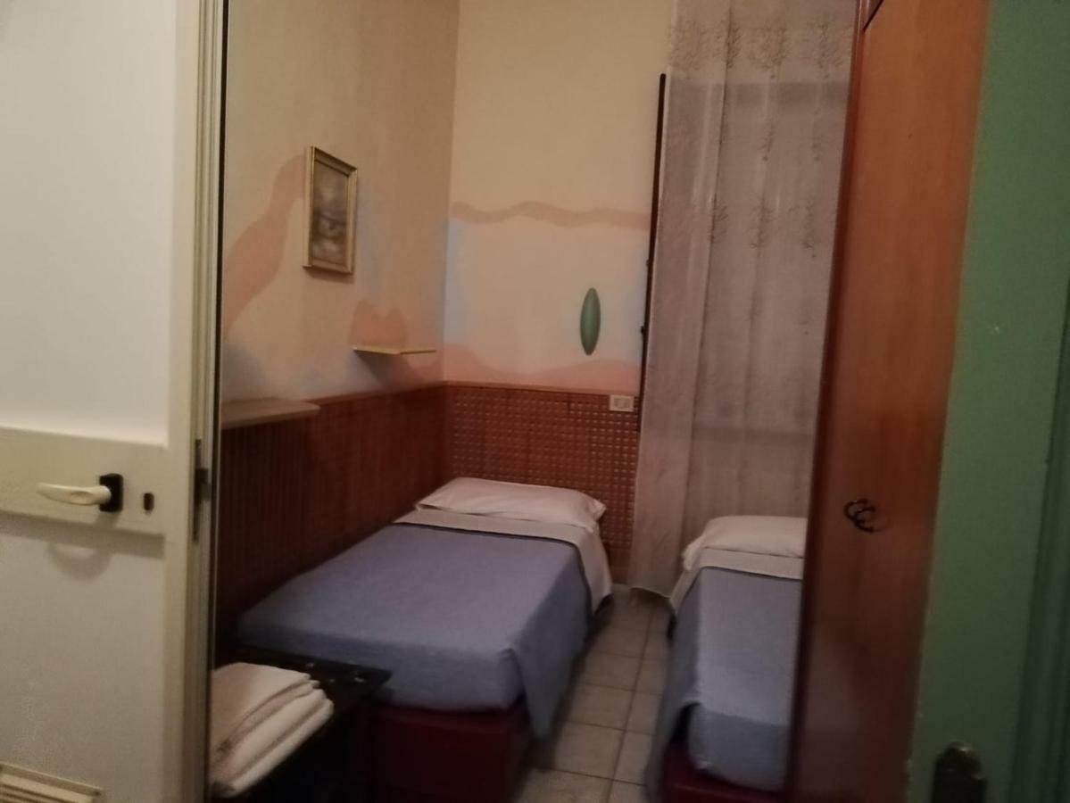 Hotel Stella Follonica Buitenkant foto